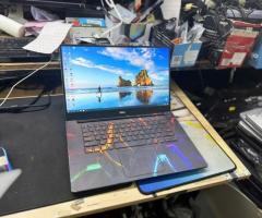 Máy trạm Dell Precision 5520 i7 7820HQ - 16GB/256GB SSD - QUADPRO M1200