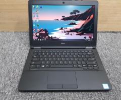 Dell Latitude E 5270 (i5-6300U/8GB/256GB SSD/12.5 INCH HD)