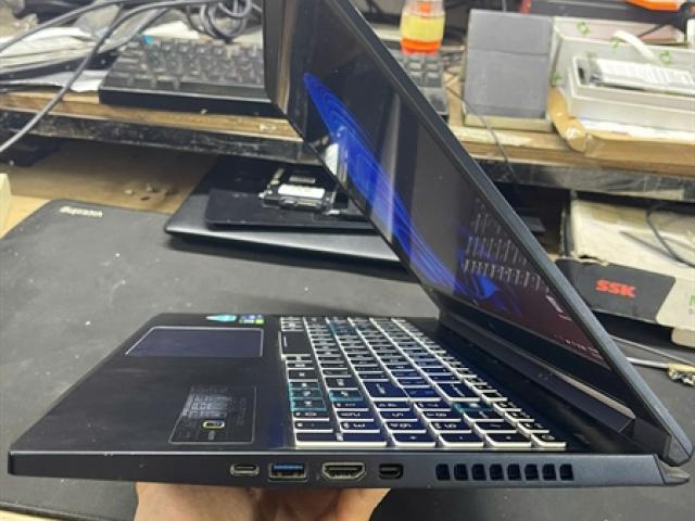 Laptop Acer Triton Gaming PT315-53 i7 11800H/16GB/512GB SSD/Nvidia RTX3060 6GB