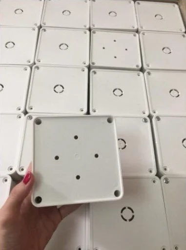Ảnh tin Hộp Kỹ Thuật Lắp Camera Quan Sát Chống Nước Kích Thước 11x11x5cm