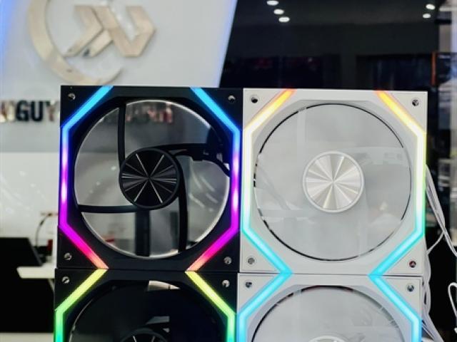 Fan Galaxy Đen Ngược (R)