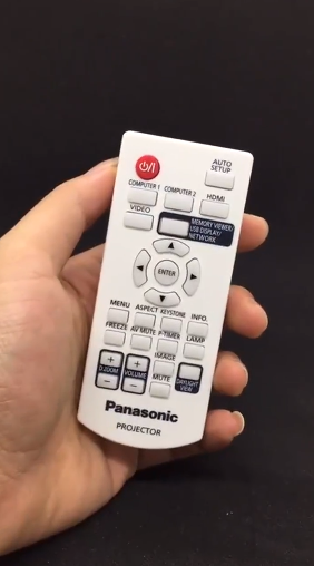 Ảnh tin Remote điều khiển máy chiếu Panasonic LB360