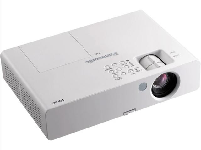 MÁY CHIẾU PANASONIC PT-LB3EA CŨ