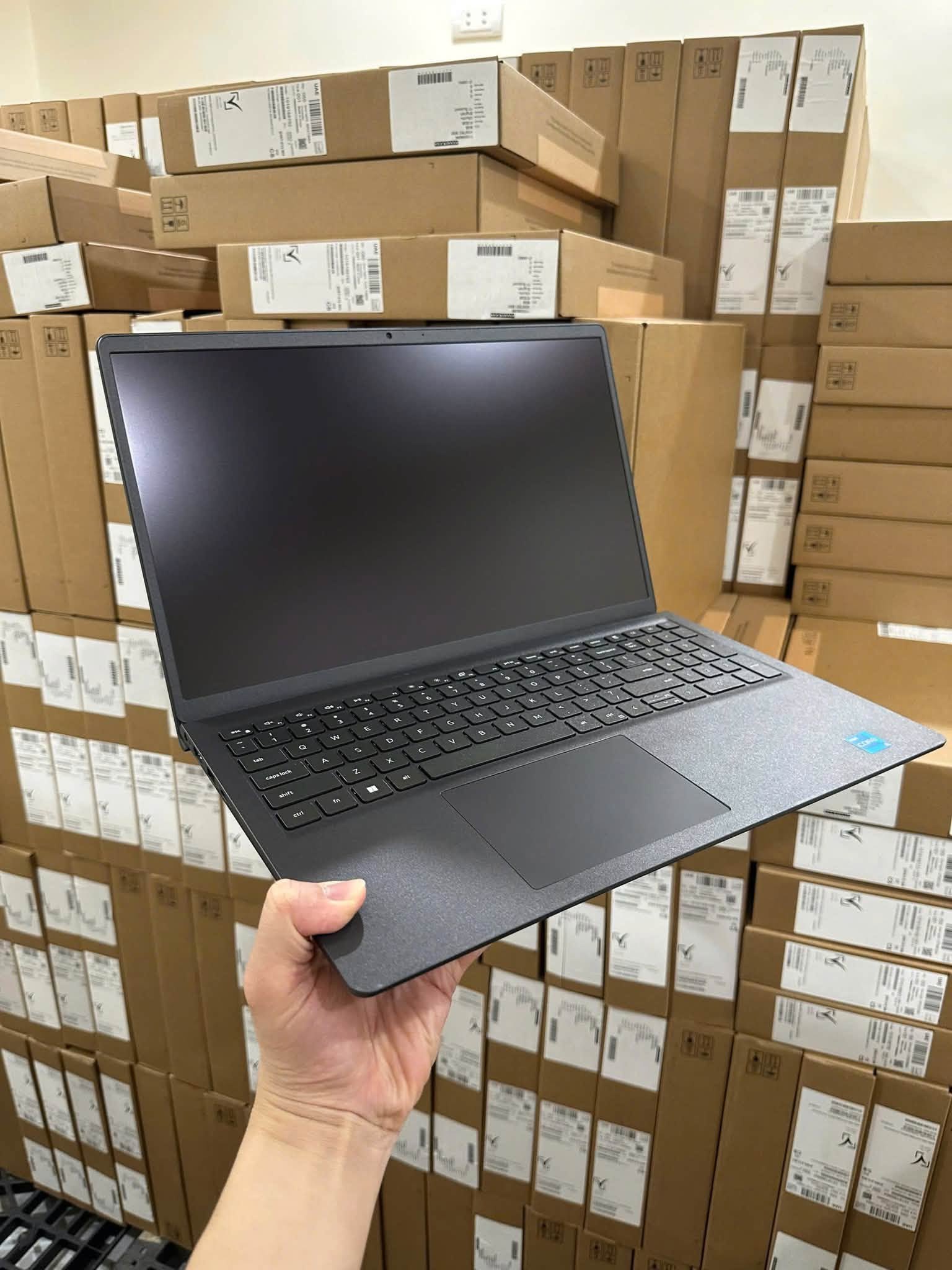 Ảnh tin Laptop Dell Pro 15 Essential Core i7-1355U 8GB DDR5 512GB SSD 15.6" FHD 120hz WF6