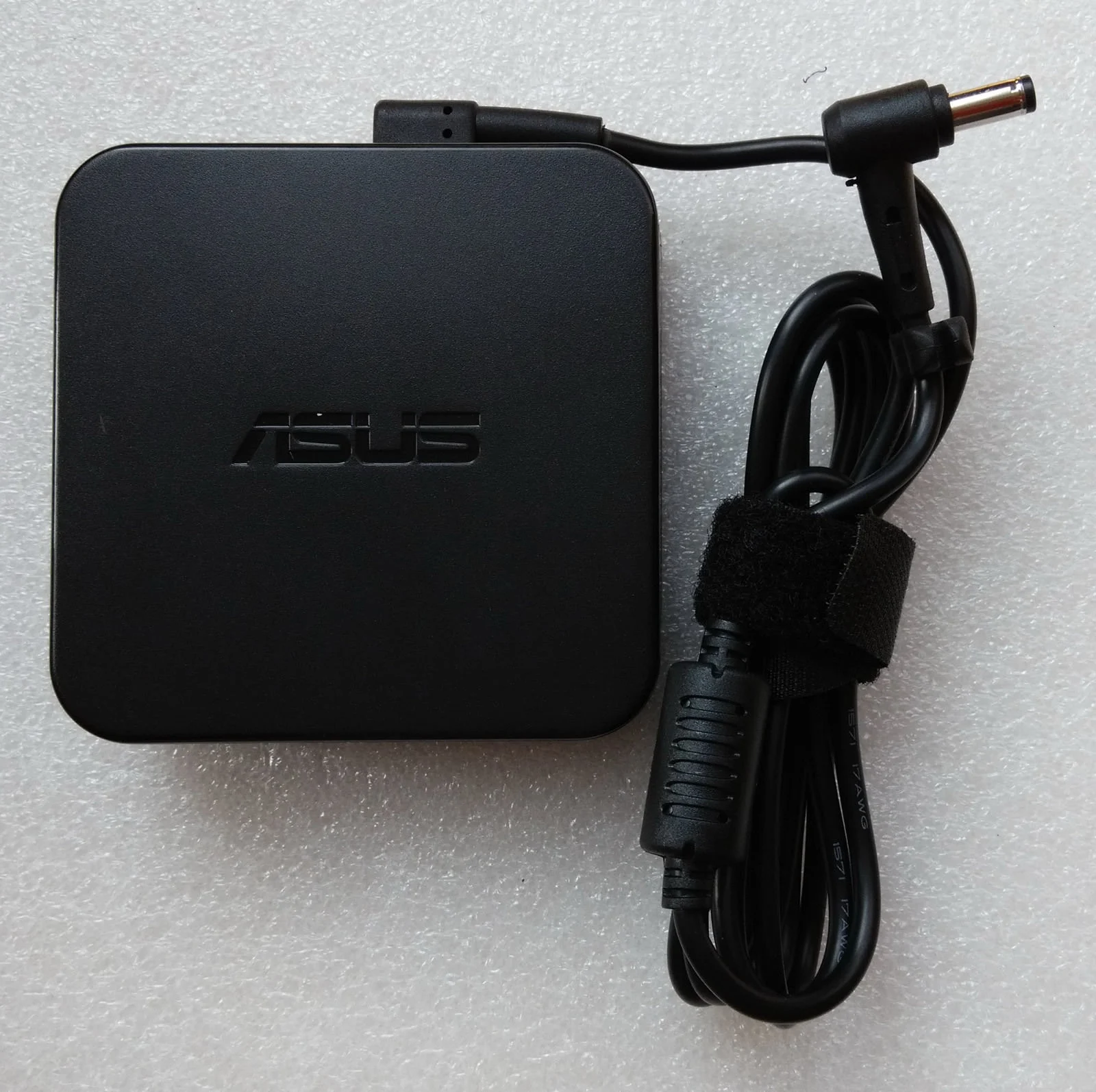Ảnh tin Sạc laptop Asus 19V-4.74A (Vuông) – ZIN