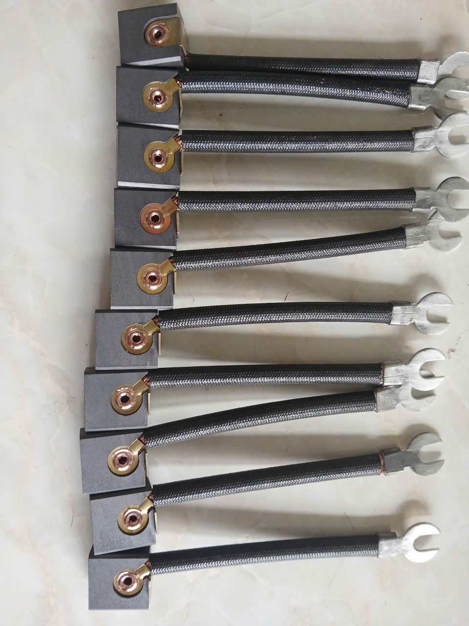 Ảnh tin Chổi than máy phát điện, chổi than động cơ, chổi than cầu trục