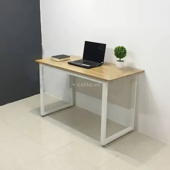 Bàn Gaming Chữ U – Chân Sắt Trắng – Mặt Bàn Vàng – ảnh 1