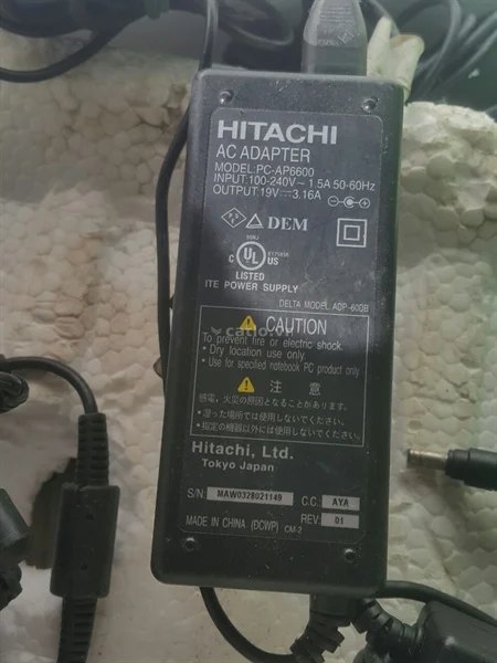 CỤC SẠC HITACHI ZIN – ảnh 1